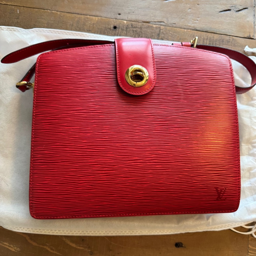 Louis Vuitton Vintage Epi Leather Red Shoulder Bag Crossbody Handbag Purse
